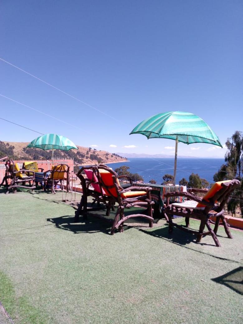 Hostal Resto Bar Flor De Mi Tierra Copacabana  Exterior photo